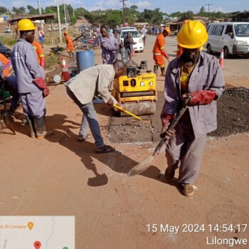 Pothole patching works at Senti (Area 18) to Chenicheni nchiti (Area 25) road in Lilongwe supervised by IPP Pothole patching works at Senti (Area 18) to Chenicheni nchiti (Area 25) road in Lilongwe supervised by IPP